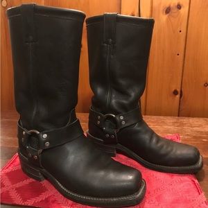 Chippewa 27868 motorcycle harness biker boots, mens 8D black made in the USA